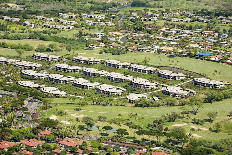 Plenty of space to walk the grounds at Ho'olei