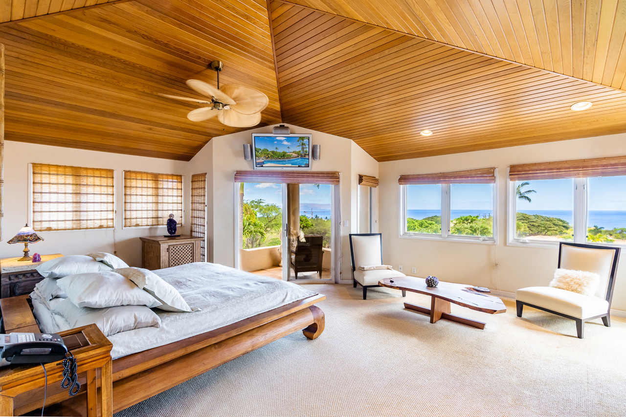 Spacious Primary suite: Many windows to savor the ocean views.