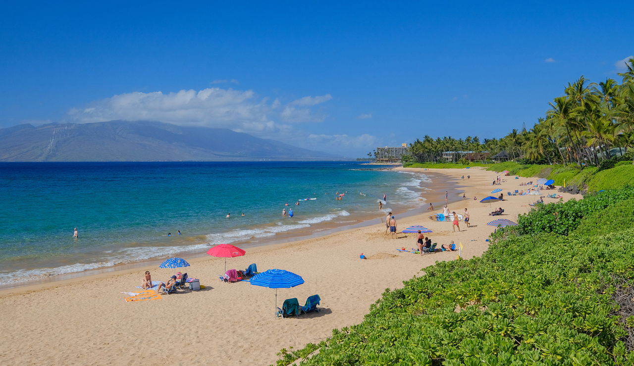 Convenient access to the sandy beach: 